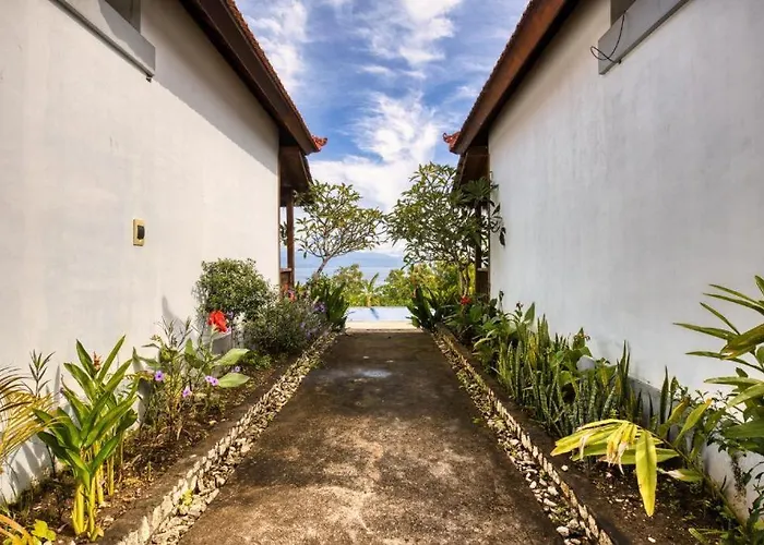Tunjung Hill Lodge Nusa Penida